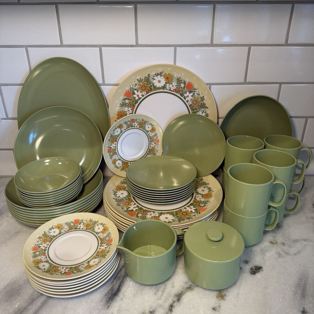 Vtg Oneida Deluxe Oneida Ware Melamine 8 Place Dish Set 52pc Avocado Flowers MCM